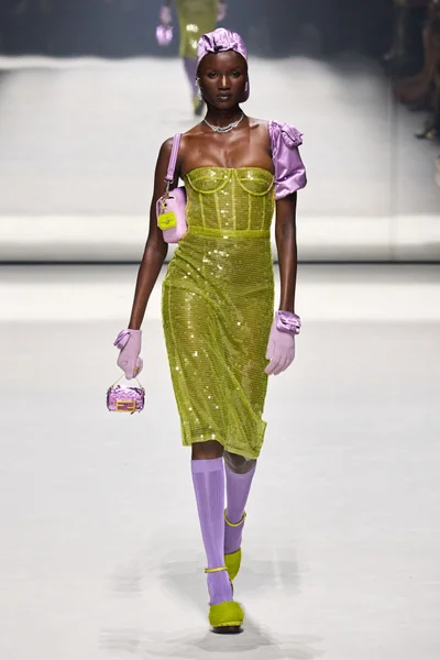 Look 12